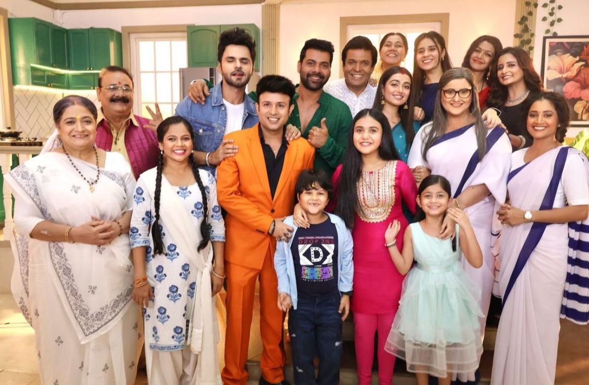 Final Curtain Call for Pyar Ka Pehla Naam Radha Mohan: Shabir Ahluwalia and Neeharika Roy Chemistry Steals the Show