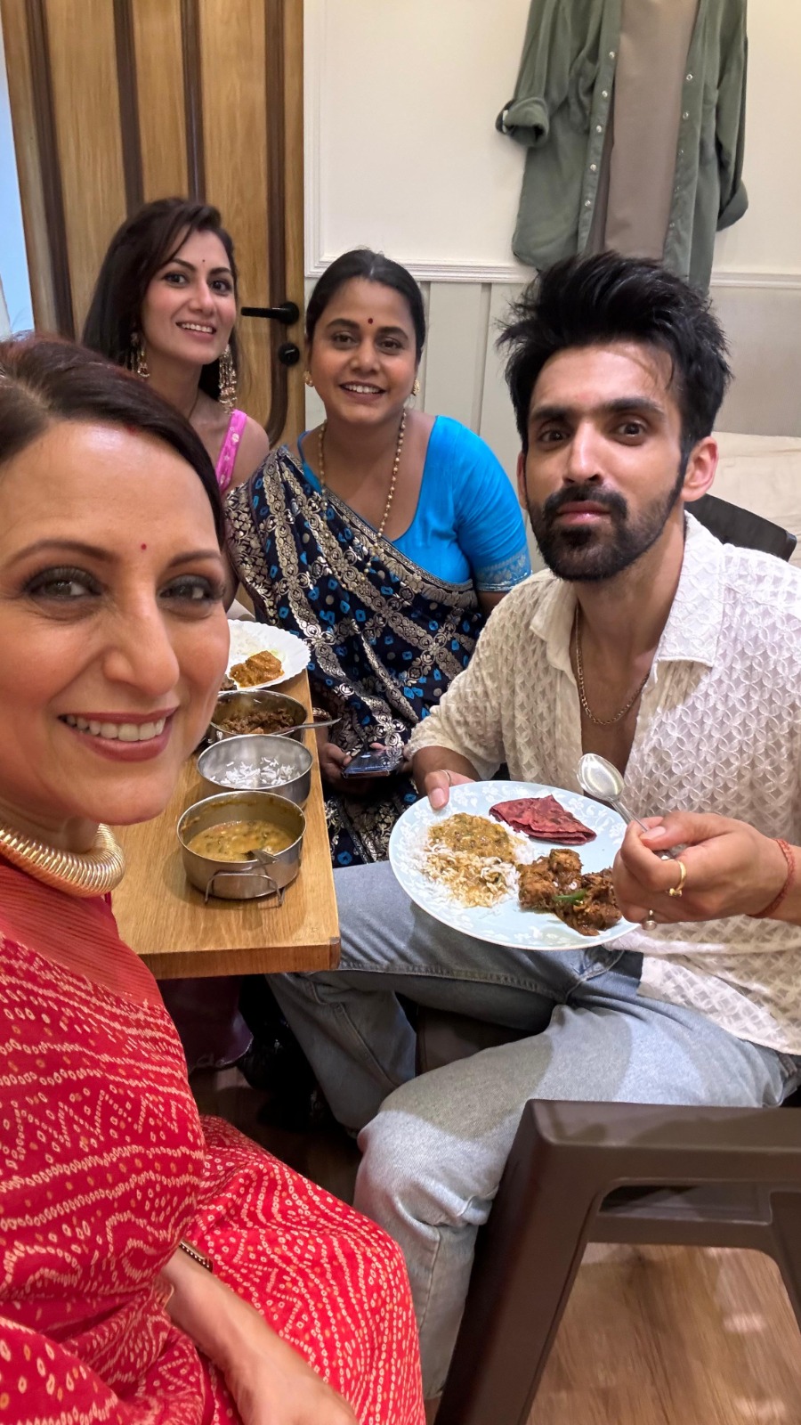 Kishori Shahane Vij’s Homemade Feast: A Special Treat for ‘Kaise Mujhe Tum Mil Gaye’ Cast