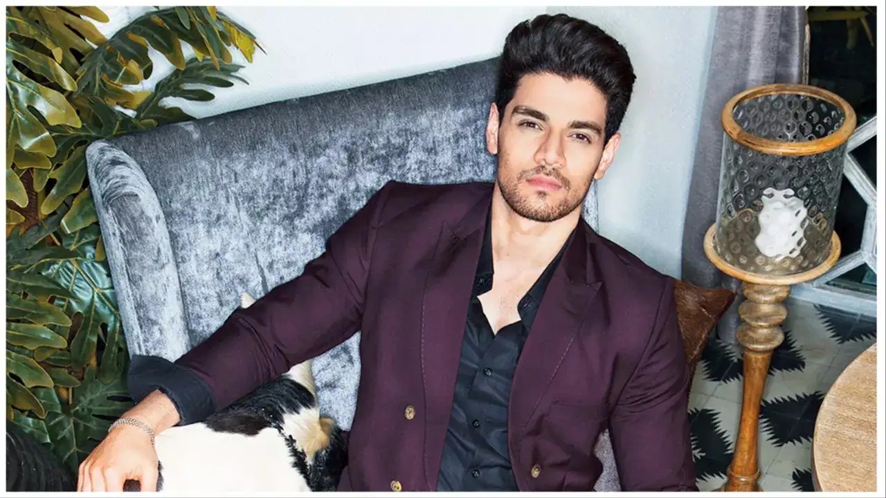 Sooraj Pancholi Rushed to Hospital After Suffering Burns on Film Set